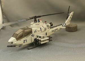 ●　NINEEAGLE　AH-1S コブラ　試作機？　機体のみ　グレー　希少　ジャンク