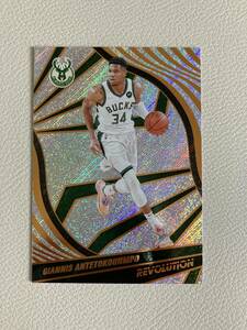 NBA 2021-22 PANINI REVOLUTION GIANNIS ANTETOKOUNMPO ベース #4 ヤニス アデトクンボ