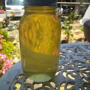 令和4年5月末アカシア蜂蜜　非加熱、無添加、生蜂蜜600g2本での出品