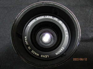 送料無料　即決　美品　キャノン 　CANON ZOOM LENS FD 35-70mm 1:4　純正　キャップ付　交換レンズ　ズーム　フイルム　カメラ　一眼レフ