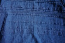 ★2019年購入×繊細なカットワーク使いと折り込んだ生地の立体感◎上品な藍染めシャツ ブラウス★45rpm 45R インディゴ染め 即決_画像3