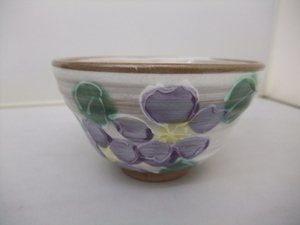 日本製　美濃焼　　土物　　粉引さくら　　紫　　飯碗　　　茶碗　　きれいな色合いです。