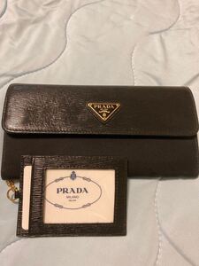 状態良品 PRADAレザー長財布 パスケース付き