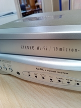 『極美品・保管品』船井電機　FUNAI　ビデオカセットプレーヤー VP-H301 STEREO HI-FI/19 micron -HEAD AC/DC 2POWER SYSTEM_画像1