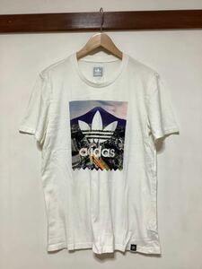 な916 adidas アディダス フォトプリントTシャツ 半袖Tシャツ O ホワイト 東京フォト