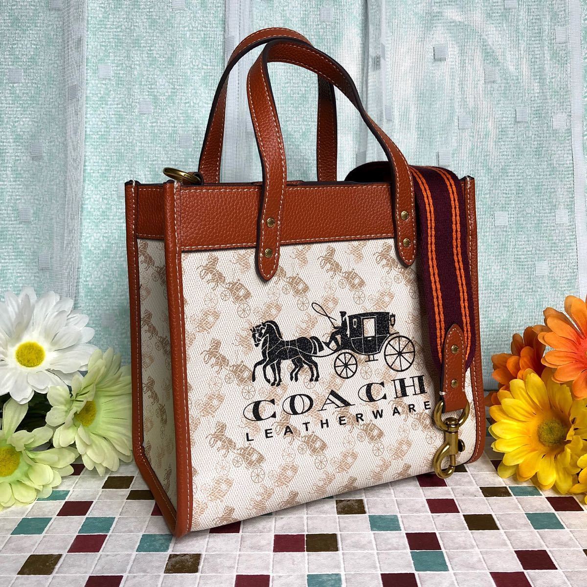 ≪新品≫COACH ハンドバッグ ショルダー 馬車ロゴ 白（小）-