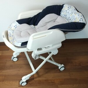 Combi Baby Station リーフネイビー