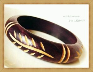 * unused * Asian or exotic feeling * element .. natural wood / wooden. leaf carving pattern * dark . purple Brown. futoshi . bangle *V