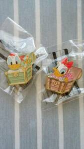  Abu -zba The -ru Tokyo Disney si- Pirates summer sea . Donald daisy pin bachi pair 
