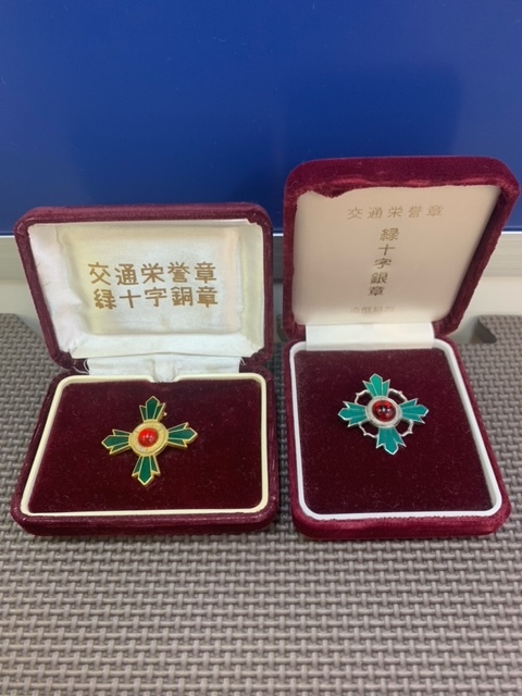 中古品 送料込 コレクション用 アンティーク 3個セット 勲章