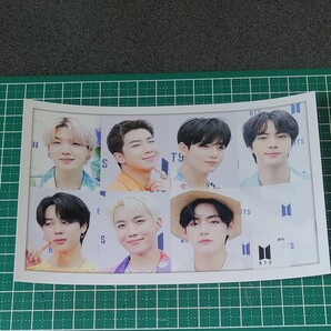 BTS PHOTO STAND