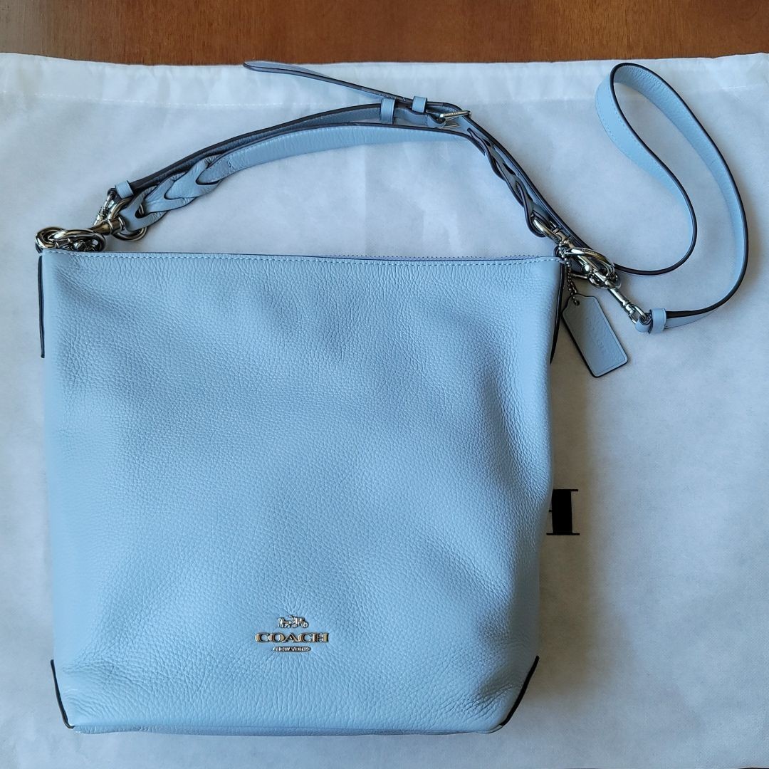 miumiu マテラッセレザー ショルダーバッグ スカイブルー レディース