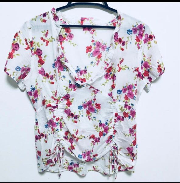 最終価格!花柄 トップス 半袖 M