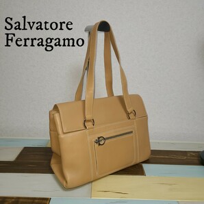 Salvatore Ferragamo　サルバトーレフェラガモ　ショルダーバッグ