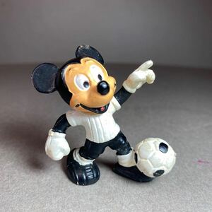 ディズニー ミッキーマウス PVCフィギュア　サッカー