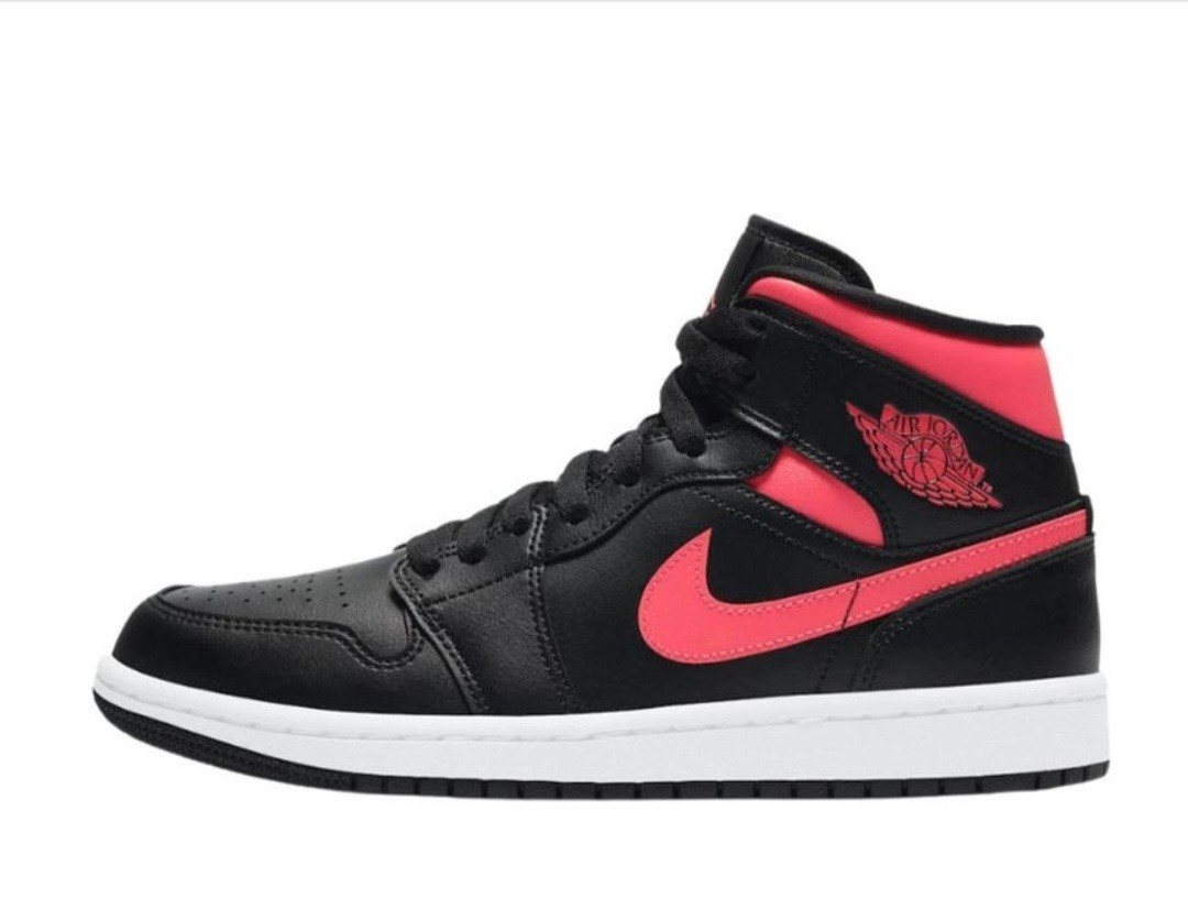 NIKE WMNS AIR JORDAN 1 MID UNC メンズファッション シューズ www ...