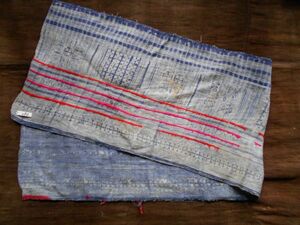 手織麻布100x29 cm no.296　HEMPぬの　ラオスモン族hmong　藍染めはぎれ　ロウケツ染め　batik