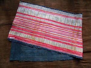 手織麻布100x32 cm no.278　HEMPぬの　ラオスモン族hmong　藍染めはぎれ　ロウケツ染め　batik