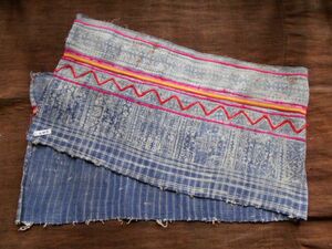 手織麻布100x29 cm no.240　HEMPぬの　ラオスモン族hmong　藍染めはぎれ　ロウケツ染め　batik