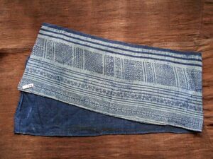 手織麻布100x22 cm no.178　HEMPぬの　ラオスモン族hmong　藍染めはぎれ　ロウケツ染め　batik