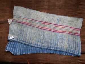 手織麻布100x 28cm no.76　HEMPぬの　ラオスモン族hmong　藍染めはぎれ　ロウケツ染め　batik