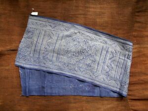 手織麻布100x25 cm no.10　HEMPぬの　ラオスモン族hmong　藍染めはぎれ　ロウケツ染め　batik