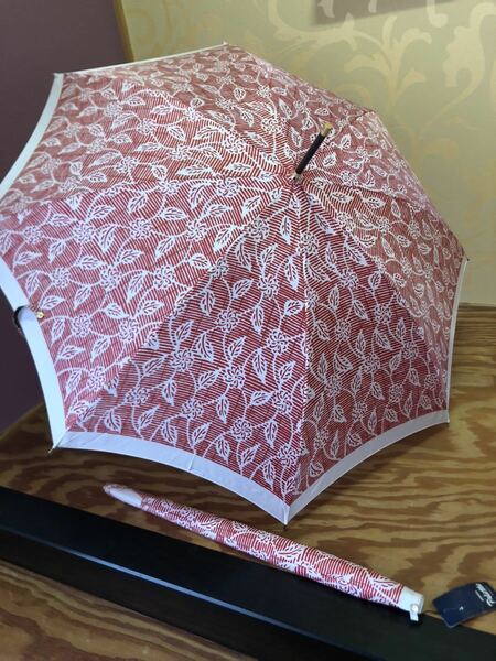 新品未使用　送料無料　レディース　長傘　53センチ　小花　高級雨傘日本製　カバー付き