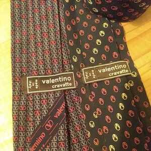  Vintage Valentino Valentino necktie silk 100% Logo total pattern USED 2 point 