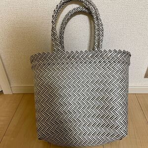 【MEKEARISA】MEKEARI BAG Sサイズ kastane