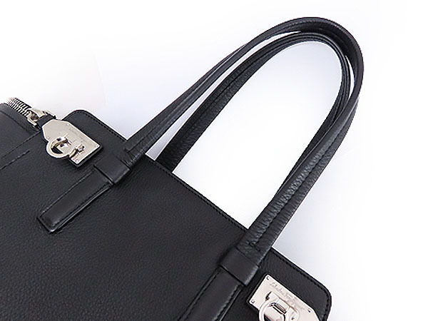 48%割引驚きの価格が実現! 美品 フェラガモ アリアナ ヴァーヴ