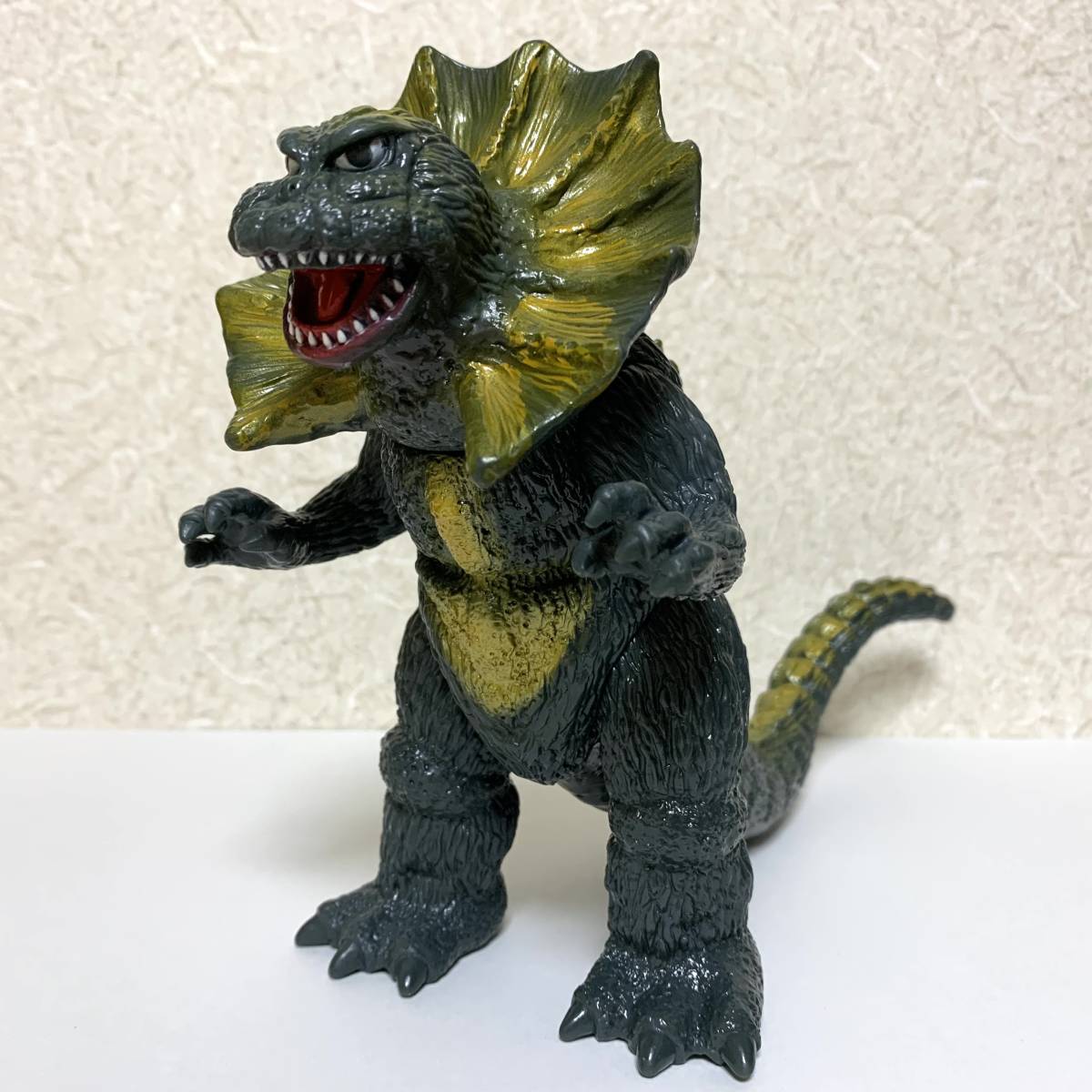 ☆最安値に挑戦☆最安値に挑戦ジラース ウルトラマン ポビー ソフビ