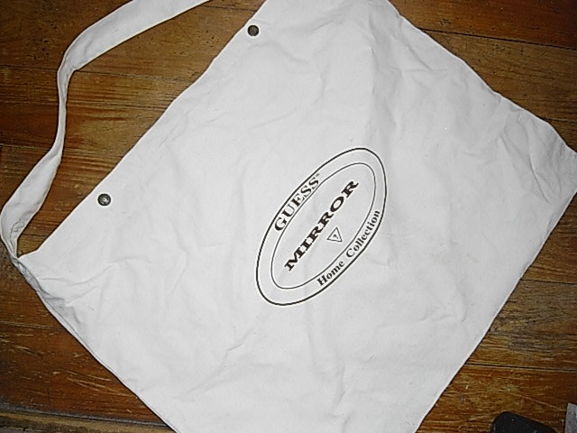 GUESS TOTE 未使用に近い。