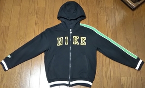 美品★NIKE★ナイキ★パーカー★上着★130cm★XS★黒★ブラック★サッカー★フットサル★