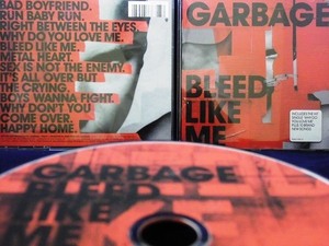 33_01478 Bleed Like Me (ブリード・ライク・ミー) / Garbage (ガービッジ)　※輸入盤