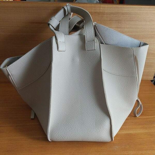 【期間限定値下げ】3way trapezoid shoulder bag