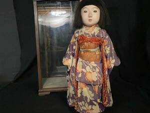 M12052【市松人形】時代 泣き人形 ちりめん 振袖 女の子 50cm 人毛 絞り 着物 ガラス目玉 古い日本人形 ケース入
