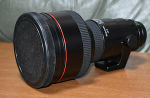 Tokina AT-X 300 SP AF300mm F 2.8 (ニコンマウント)　サンニッパ　ケース、112mm　ＭＣフィルター（プロテクタ）付き