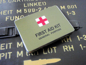 F408A*FIRST AID KIT жестяная банка первая помощь комплект box способ жестяная банка / милитари аптечка первой помощи * место san. Setagaya основа DAYTONA. гараж мелкие вещи .tin жестяная банка 