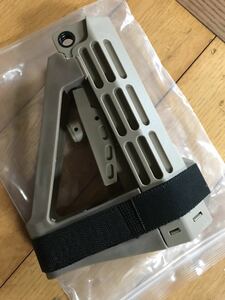 海外製　新品　SB TACTICAL SBA4 タイプ　ストック　ブレース　pistol stabilizing brace FDE