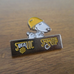 フランス☆古いピンズ 【SOCALOC SMMBIP】ピンバッジ PINS ピンバッチ スヌーピー SNOOPY？ 犬 いぬの画像2