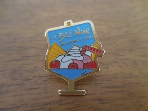 フランス☆古いピンズ【LE BLE NOIR】ピンバッジ PINS ピンバッチ デザート パティスリー クリーム　いちご イチゴ 苺