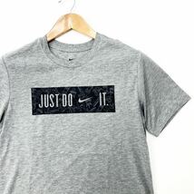 ナイキ ☆ NIKE 半袖 Tシャツ JUST DO IT キャンプ柄 S グレー 速乾素材♪ 各種スポーツ トレーニング キャンプ アウトドアに最適♪■S139_画像4