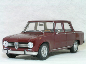 * 1/18 Alpha Romeo = Giulia 1300 super / темный красный = Alfa Romeo