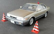 日産・F31 レパード (さらば あぶない刑事)　　1/24　　アオシマ　完成品_画像1