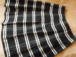 yo- Clan do/Yorkland/ cotton pleated skirt / made in Japan /13/ black * white /2057