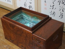 逸品 欅玉杢 無垢材 5杯抽斗 時代 江戸前長火鉢 関東火鉢 囲炉裏 茶道具 箪笥 抽斗 漆 座卓 座敷机 和家具 民芸 古民具_画像2