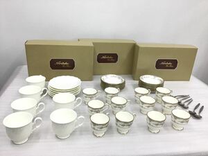 Noritake ノリタケ　洋食器 カップ&ソーサー 食器　食器セット　セット　ボーンチャイナ　スタジオコレクション　ホワイト　箱付き