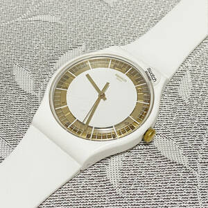 SWATCH スウォッチ　SILIWHITE　SUOW158　スイス製　メンズ腕時計 ホワイト クォーツ　41mm　未使用・長期保管品