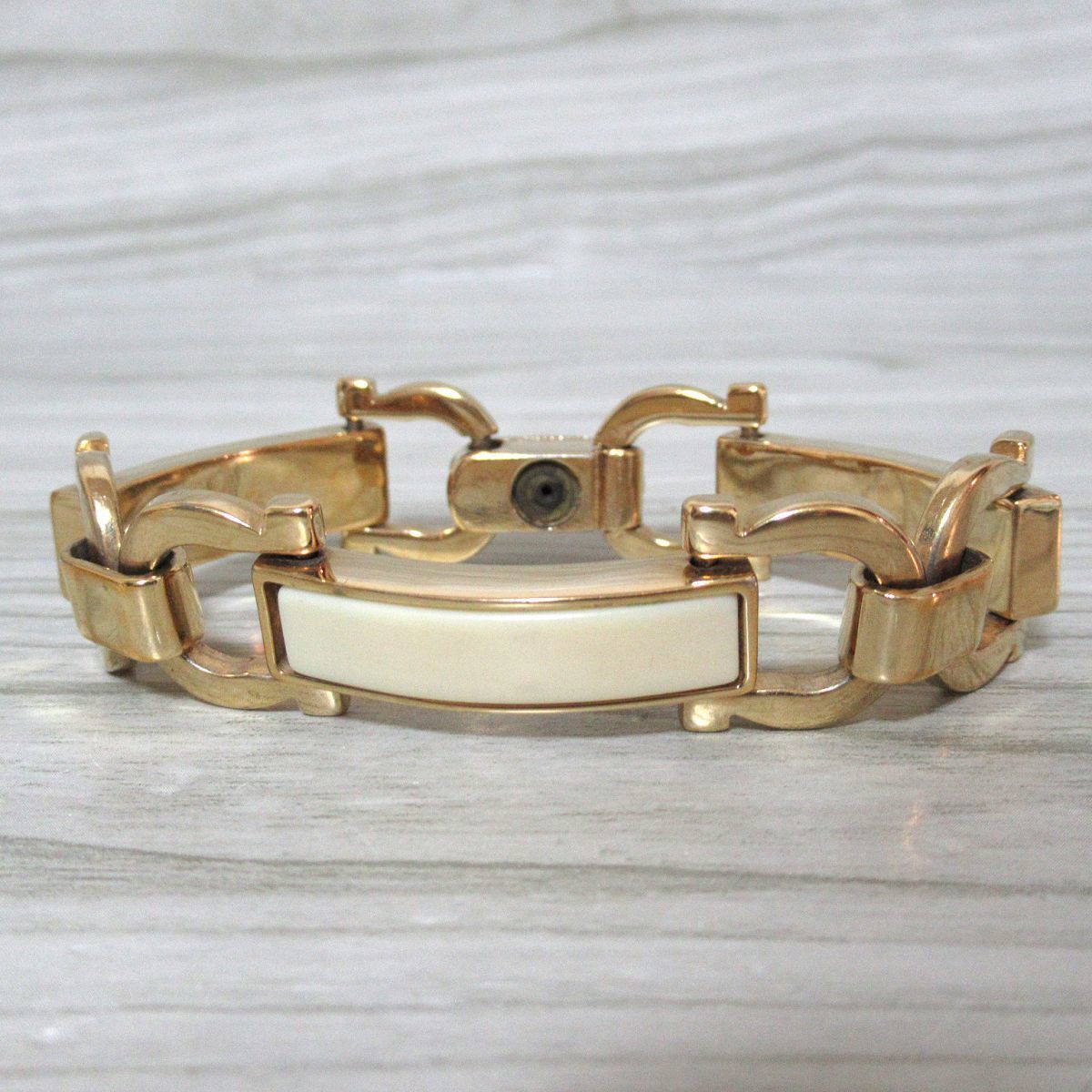ヤフオク! -「【salvatore ferragamo】ブレスレット」の落札相場・落札価格