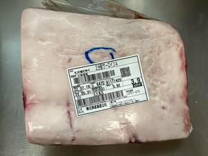 《訳あり》十勝産牛サーロインＡ　ブロック　３９２０ｇ　十勝牛肉　サーロイン　塊肉　業務用　同日落札で同梱可能　１円